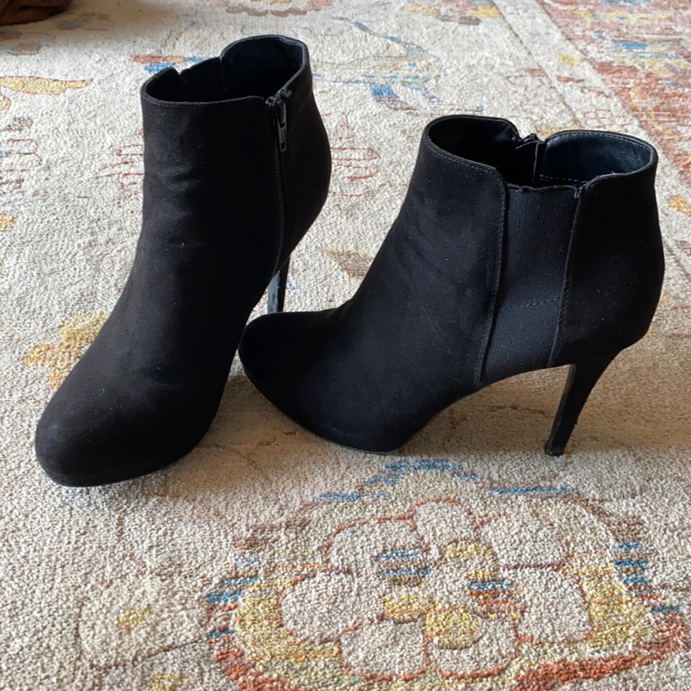 Black heeled booties